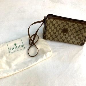 Gucci clutch, like new, never used!! Storage bag included